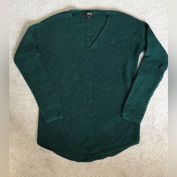 a.n.a Sweaters - 5/$15 a.n.a Green Lightweight Pullover Sweater